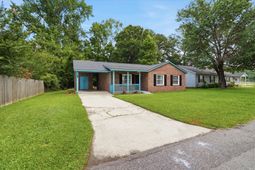 119 Clover Avenue photo 4