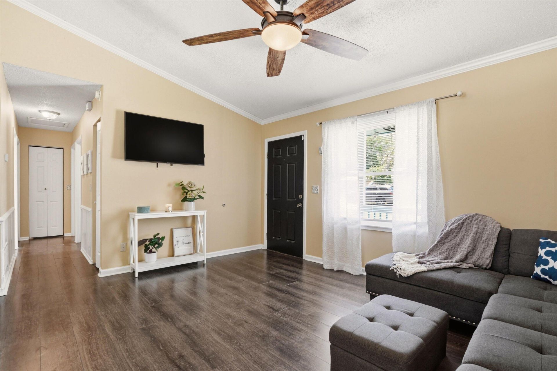 119 Clover Avenue Photo 8