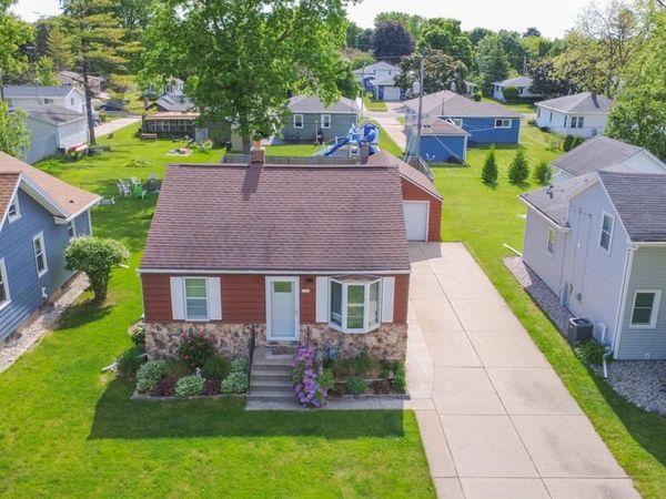 1932 DELAWARE STREET, Oshkosh, WI 54902