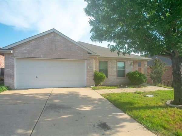 3725 Sapphire Street, Fort Worth, TX 76244