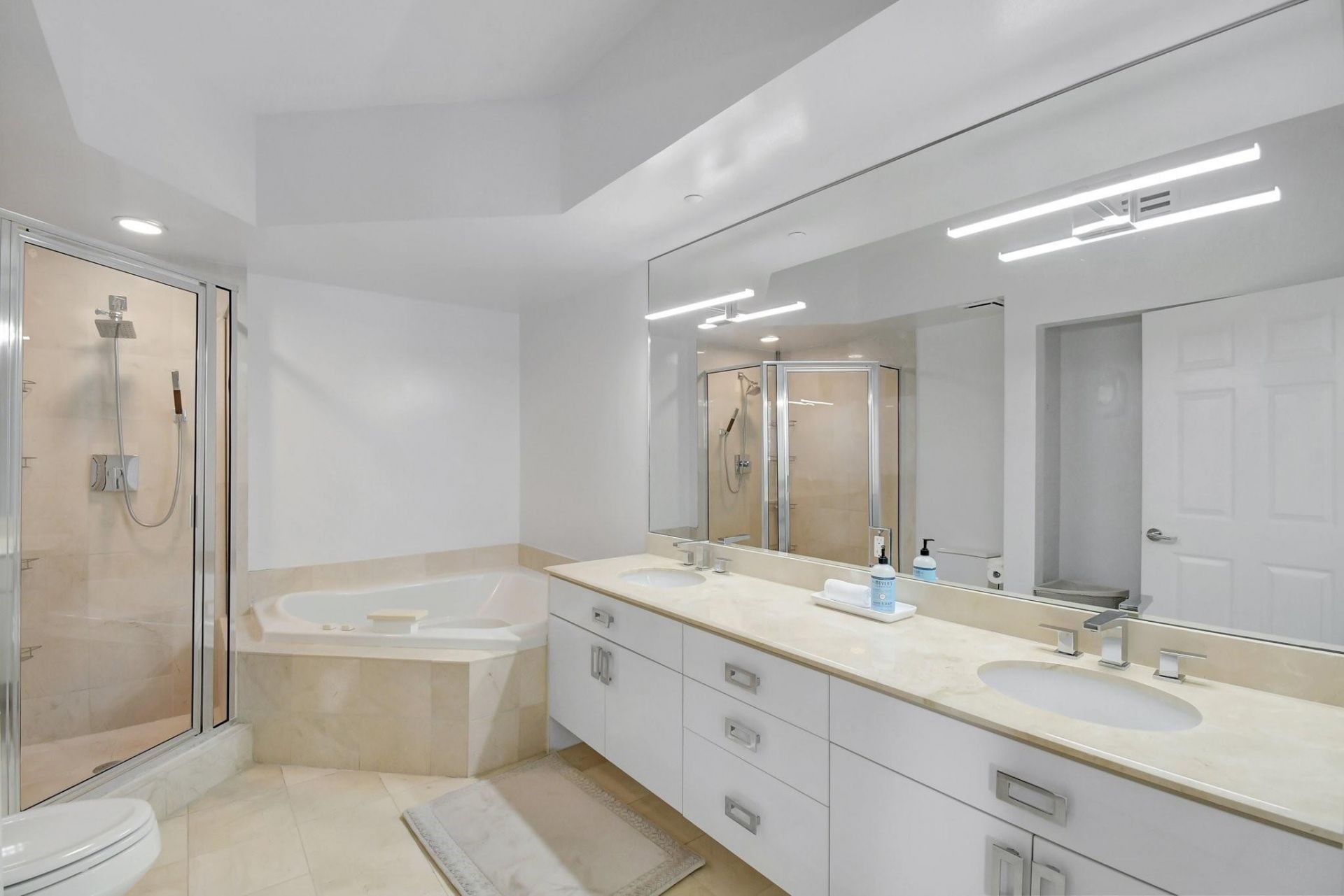 3100 N Ocean Boulevard N, Unit 1605, Fort Lauderdale, FL 33308 Photo
