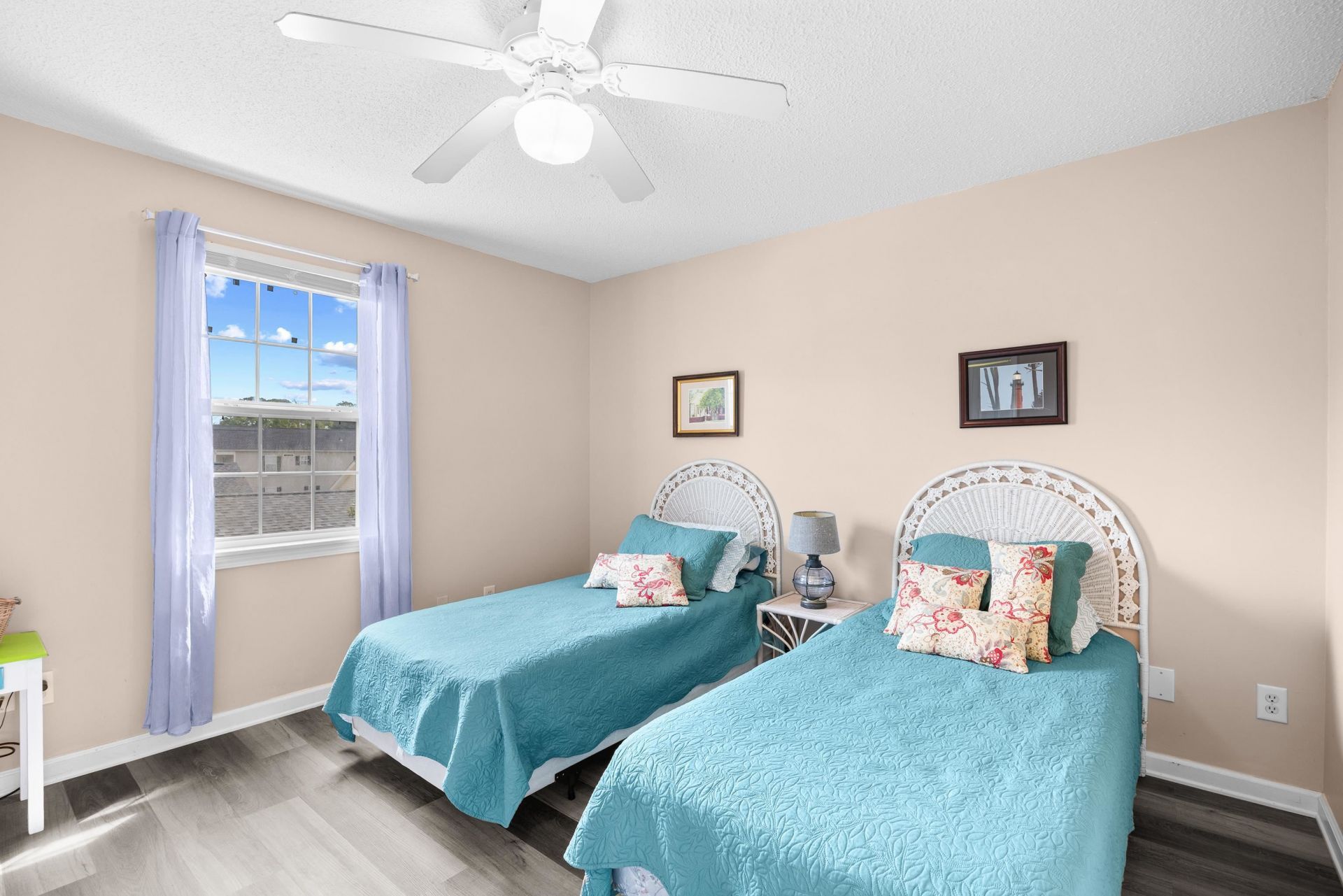 1027b Lakeside Dr.  Photo 17