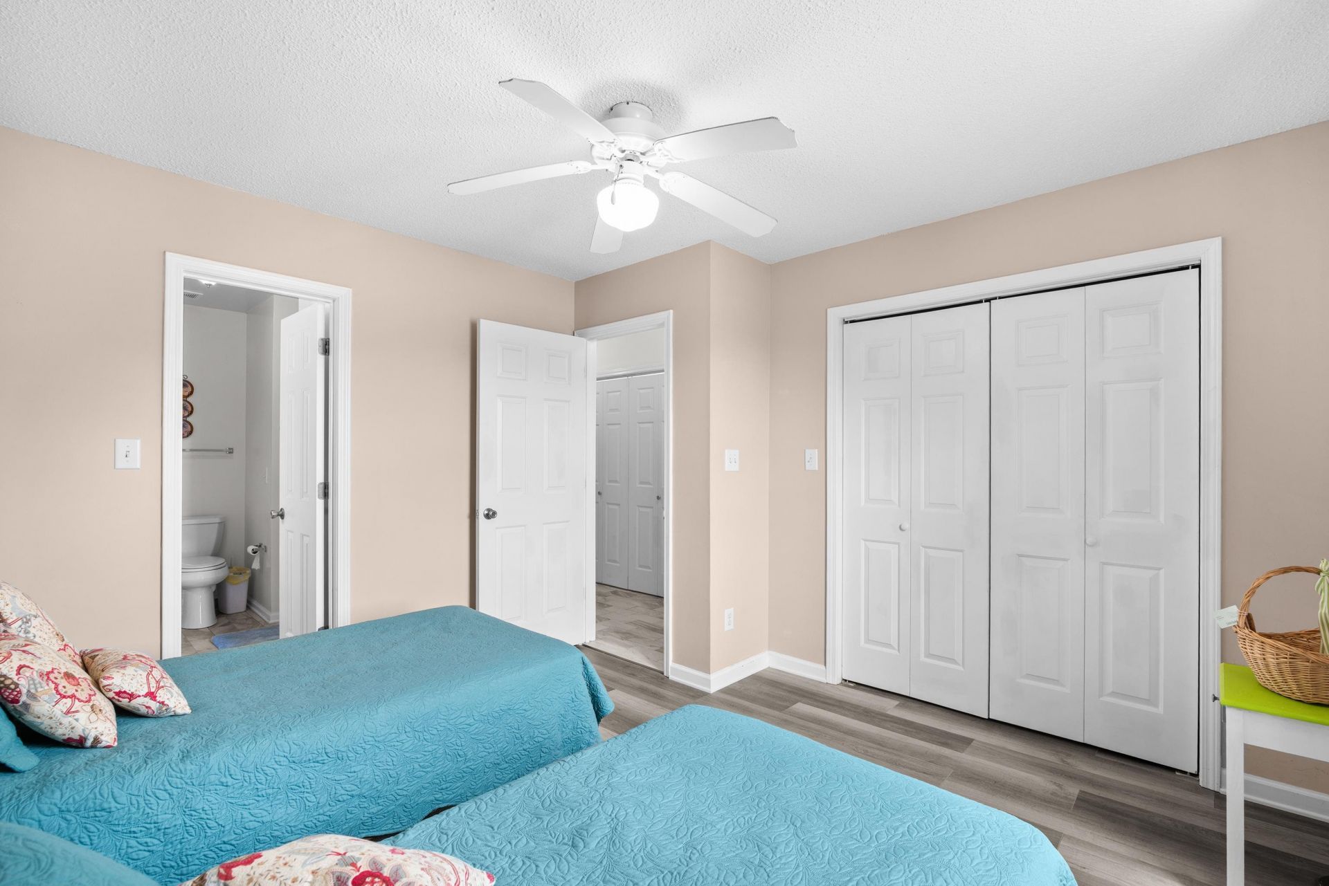 1027b Lakeside Dr.  Photo 19