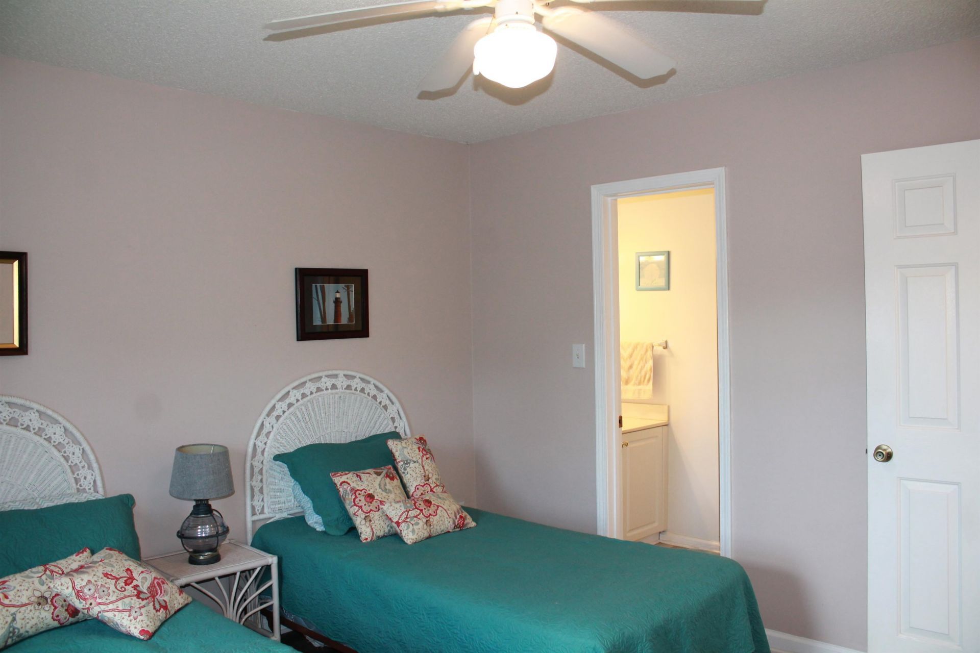 1027b Lakeside Dr.  Photo 29