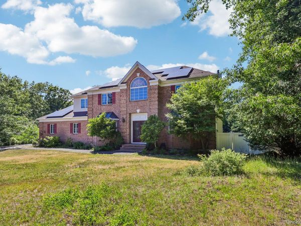 4 Penn Court, East Setauket, NY 11733