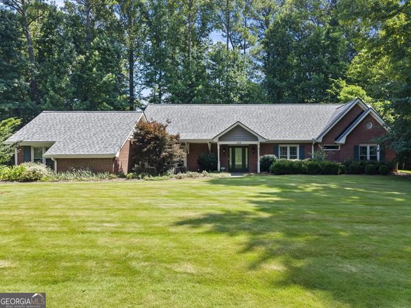 146 Lakeside Drive NW, Kennesaw, GA 30144