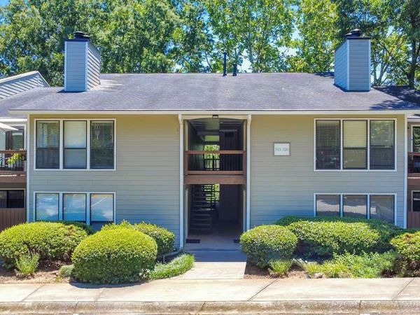 513 Park Ridge Circle, Marietta, GA 30068