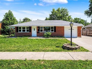 2621 Nyack Lane, Dayton, OH 45439