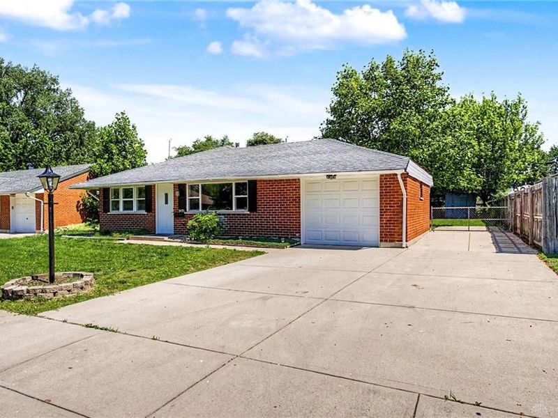 2621 Nyack Lane, Dayton, OH 45439 Photo 2