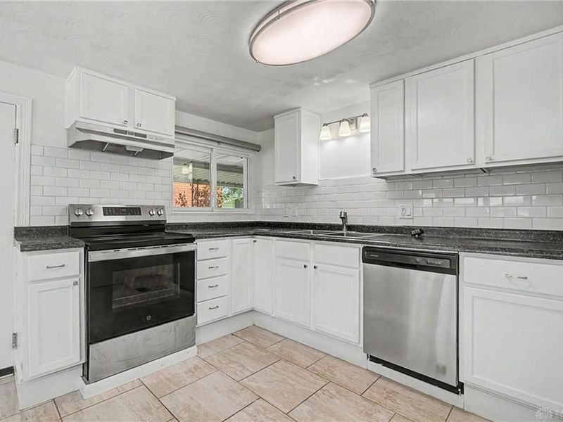 2621 Nyack Lane, Dayton, OH 45439 Photo 7
