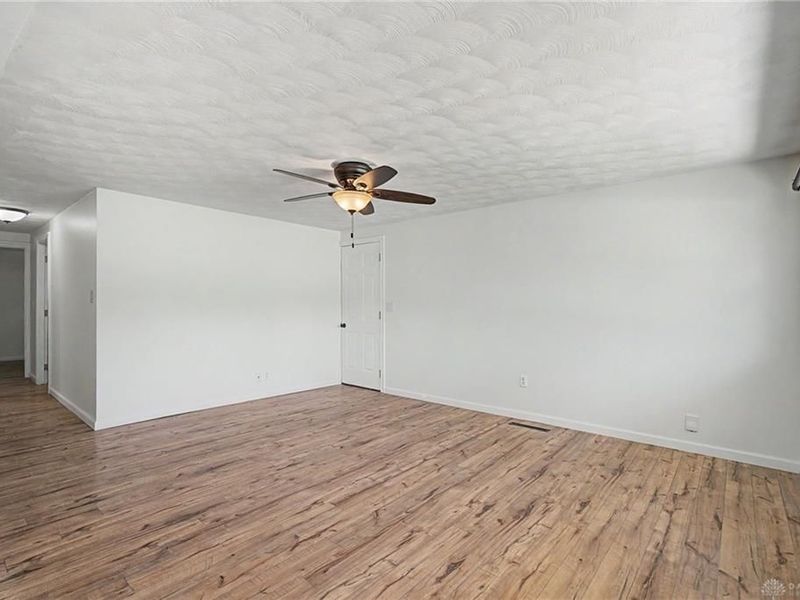 2621 Nyack Lane, Dayton, OH 45439 Photo 9