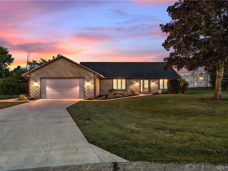 7990 Little Turtle Court, Butler Township, OH 45414 Photo 1