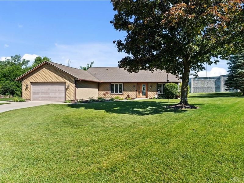 7990 Little Turtle Court, Butler Township, OH 45414 Photo 2