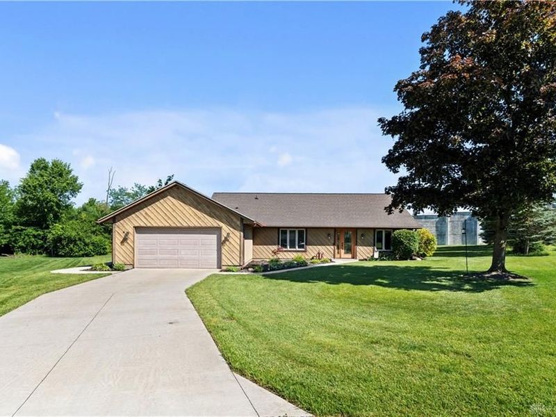 7990 Little Turtle Court, Butler Township, OH 45414 Photo 3
