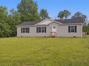 339 County Route 37, Central Square, NY 13036