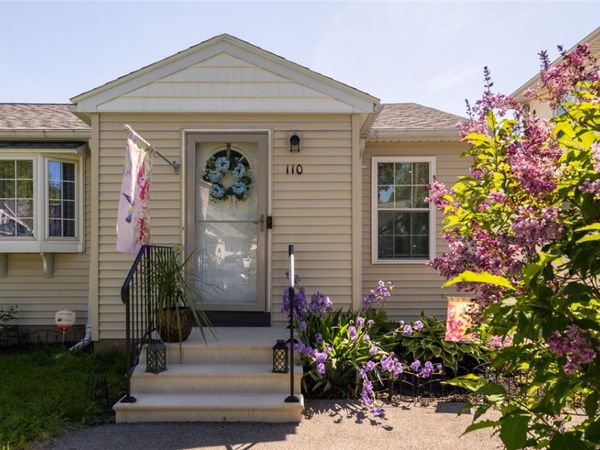 110 Brookhaven Terrace , Rochester, NY 14621