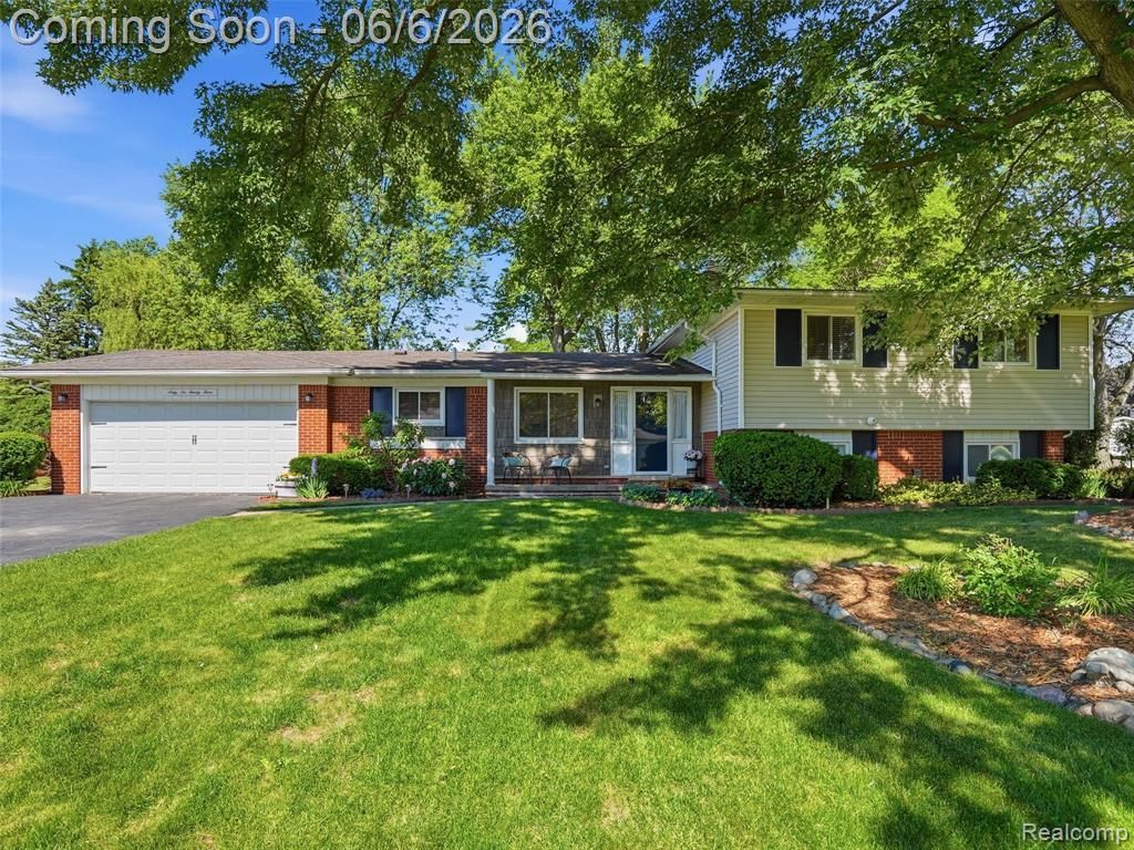 6623 Pine Eagle Lane, West Bloomfield Township, MI 48322 Main Photo