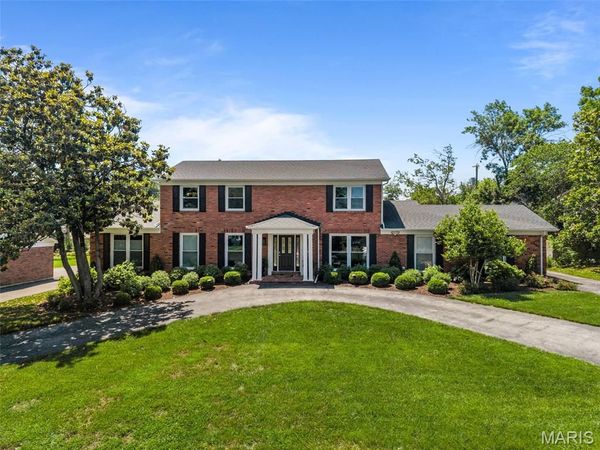 723 Wayfield Drive, St Louis, MO 63132