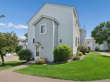 9062 Terra Verde Trail, Eden Prairie, MN 55347