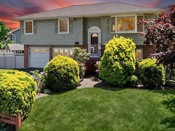 181 Emerson Avenue , North Babylon, NY 11703