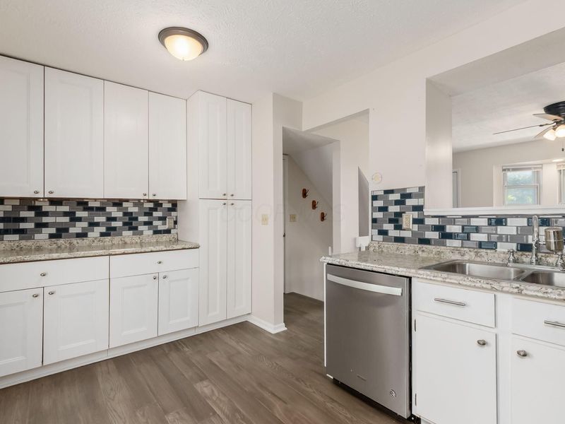 916 Worthington Woods Boulevard, Unit 12, Columbus, OH 43085 Photo 13
