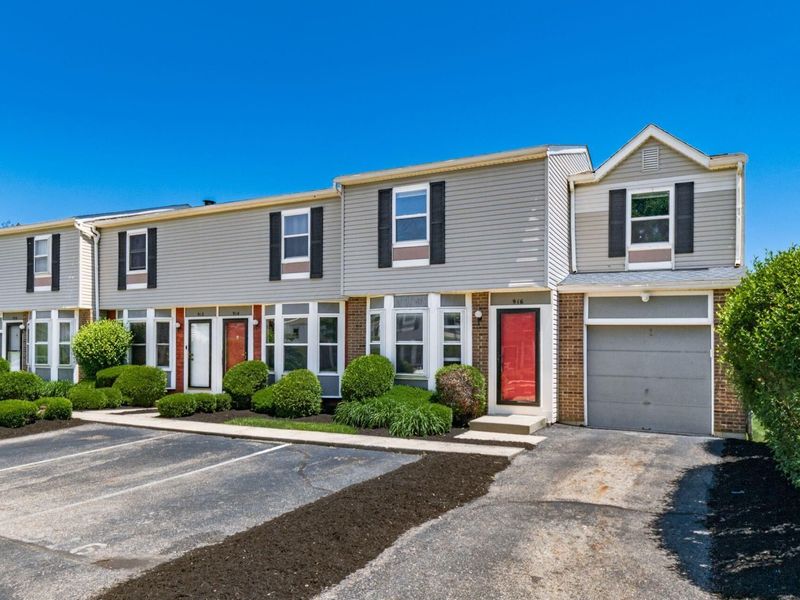 916 Worthington Woods Boulevard, Unit 12, Columbus, OH 43085 Photo 2