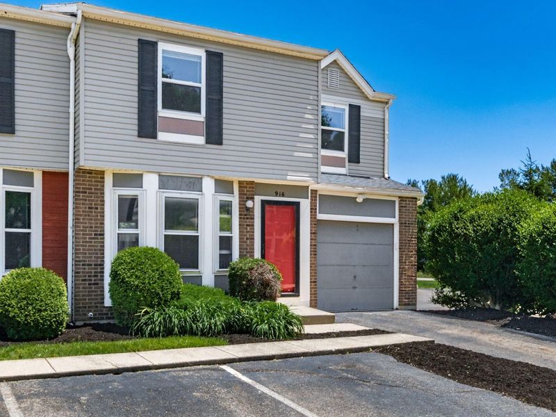 916 Worthington Woods Boulevard, Unit 12, Columbus, OH 43085 Photo 3