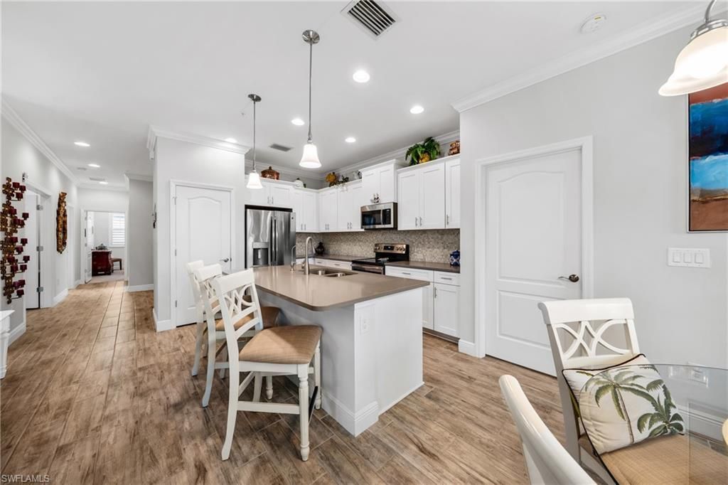 6981 Avalon Cir , Unit 1208, Naples, FL 34112 Photo