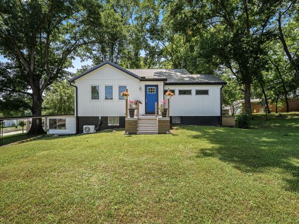715 Cleveland St , Pulaski, TN 38478