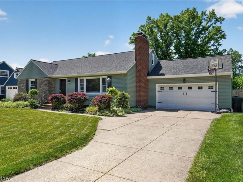 13795 Shawnee Trail, Middleburg Heights, OH 44130 Photo 2