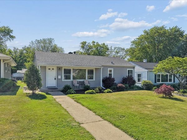 52 S Midland Avenue, Mundelein, IL 60060