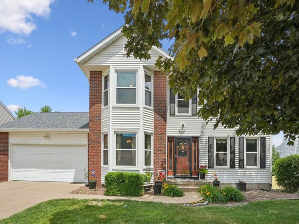 808 W 59th Street , Davenport, IA 52806