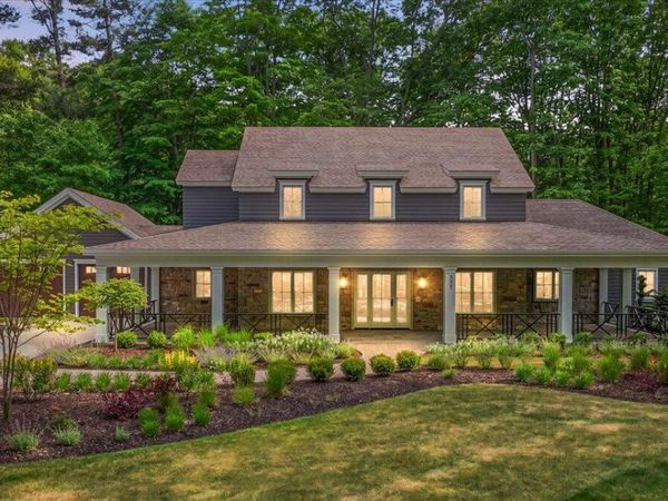 317 N Lakeshore Avenue, Holland, MI 49424