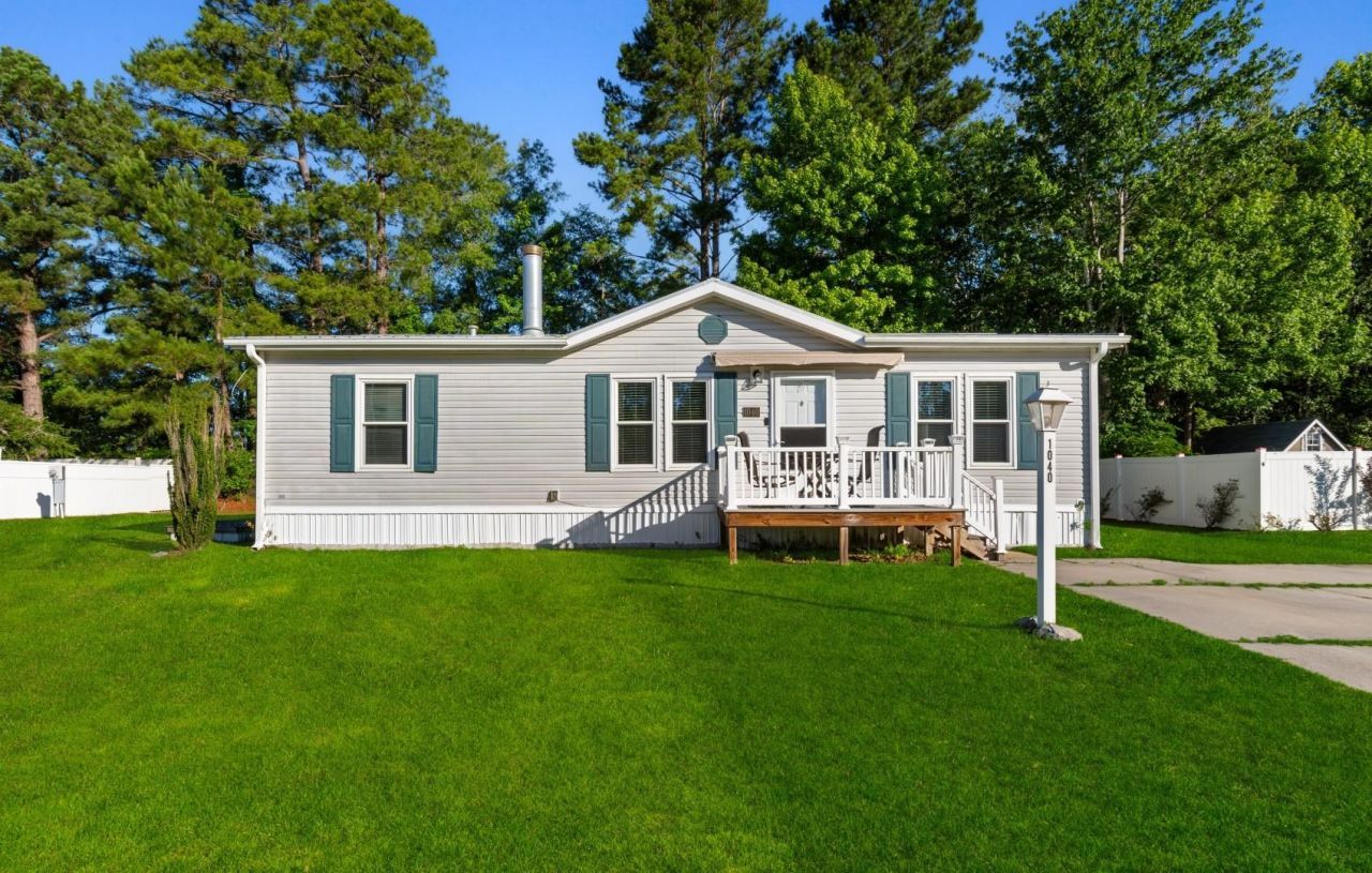 1040 Palm Dr. Photo 1