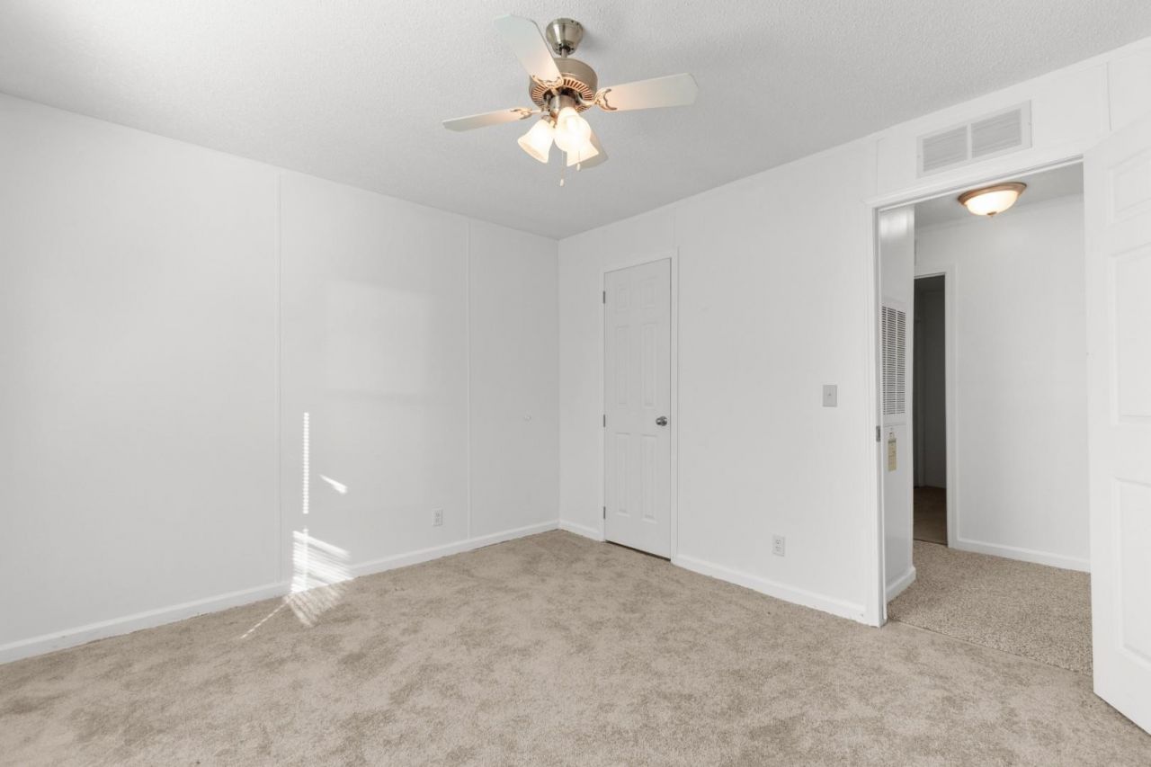 1040 Palm Dr.  Photo 22