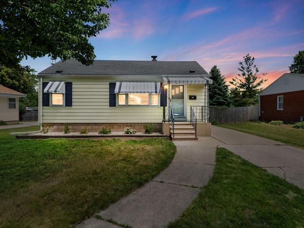7925 46th AVENUE, Kenosha, WI 53142