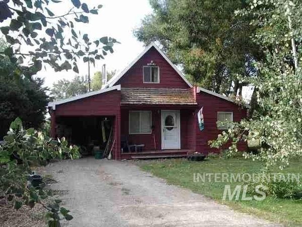 318 E Camas Ave, Fairfield, ID 83327