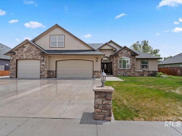 2164 NE Onati Ave, Mountain Home, ID 83647