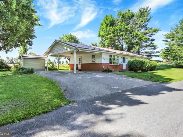 2796 JOHNSON DRIVE, CHAMBERSBURG, PA 17201