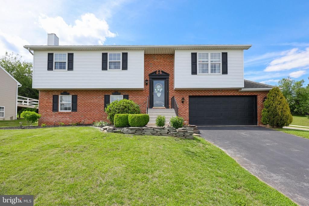 170 OVERVIEW CIRCLE W , RED LION, PA 17356