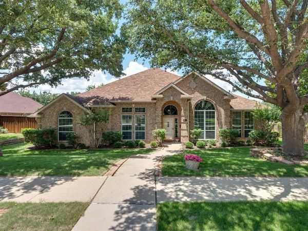 905 Brittany Drive , Lewisville, TX 75067