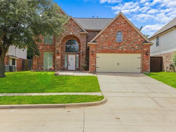 207 Deerpath Road , Hickory Creek, TX 75065