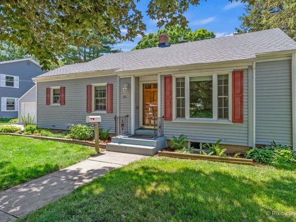 511 S Prairie Street , Batavia, IL 60510