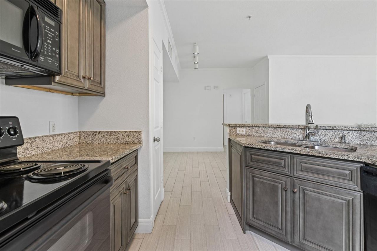 5571 Rosehill Road , Unit 104, Sarasota, FL 34233 Photo
