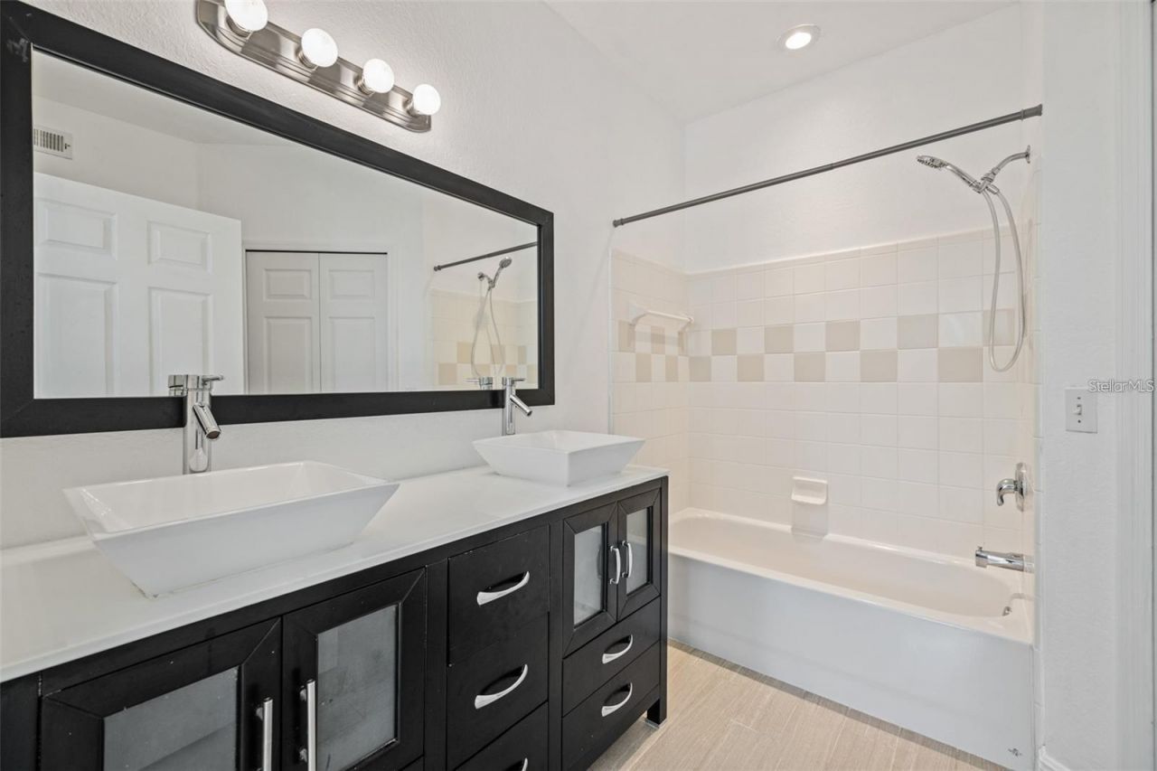 5571 Rosehill Road , Unit 104, Sarasota, FL 34233 Photo