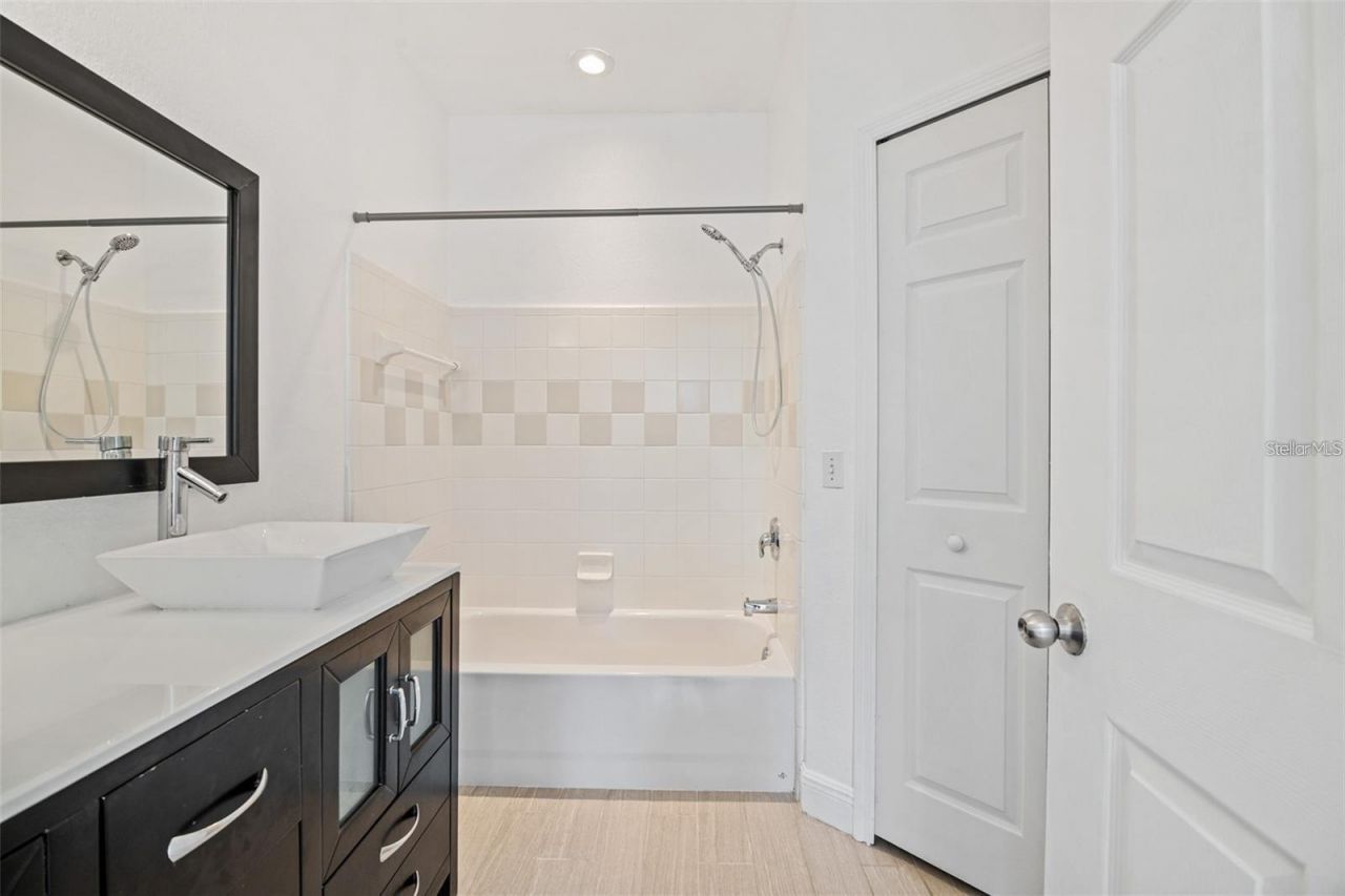 5571 Rosehill Road , Unit 104, Sarasota, FL 34233 Photo