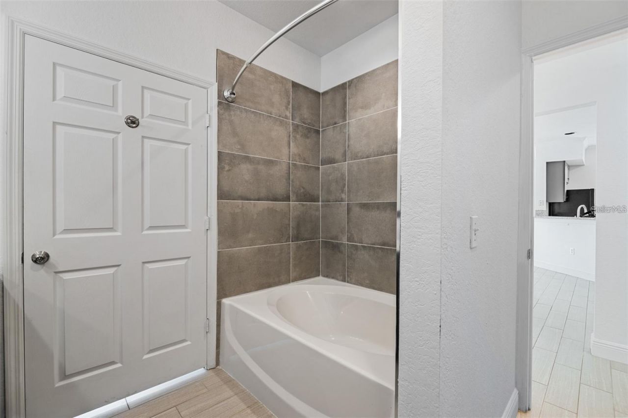 5571 Rosehill Road , Unit 104, Sarasota, FL 34233 Photo