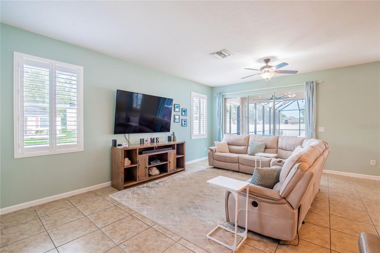 402 Britton Shores Court , Ruskin, FL 33570 Photo