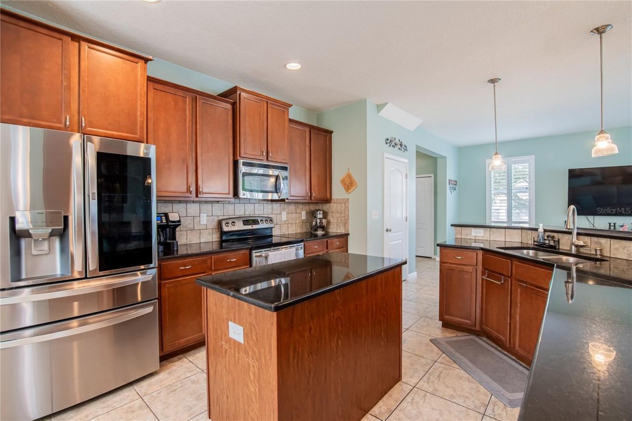 402 Britton Shores Court , Ruskin, FL 33570 Photo