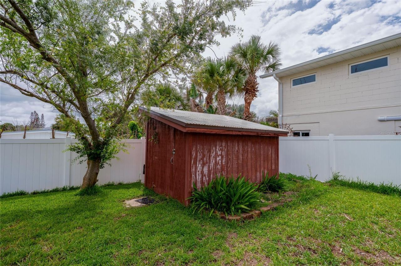 1211 N Peninsula Avenue, New Smyrna Beach, FL 32169 Photo